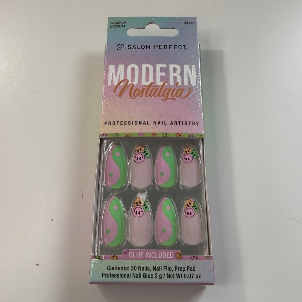 Salon Perfect Modern Nostalgia Press On Nails Medium Almond 30ct 38348BP NIB